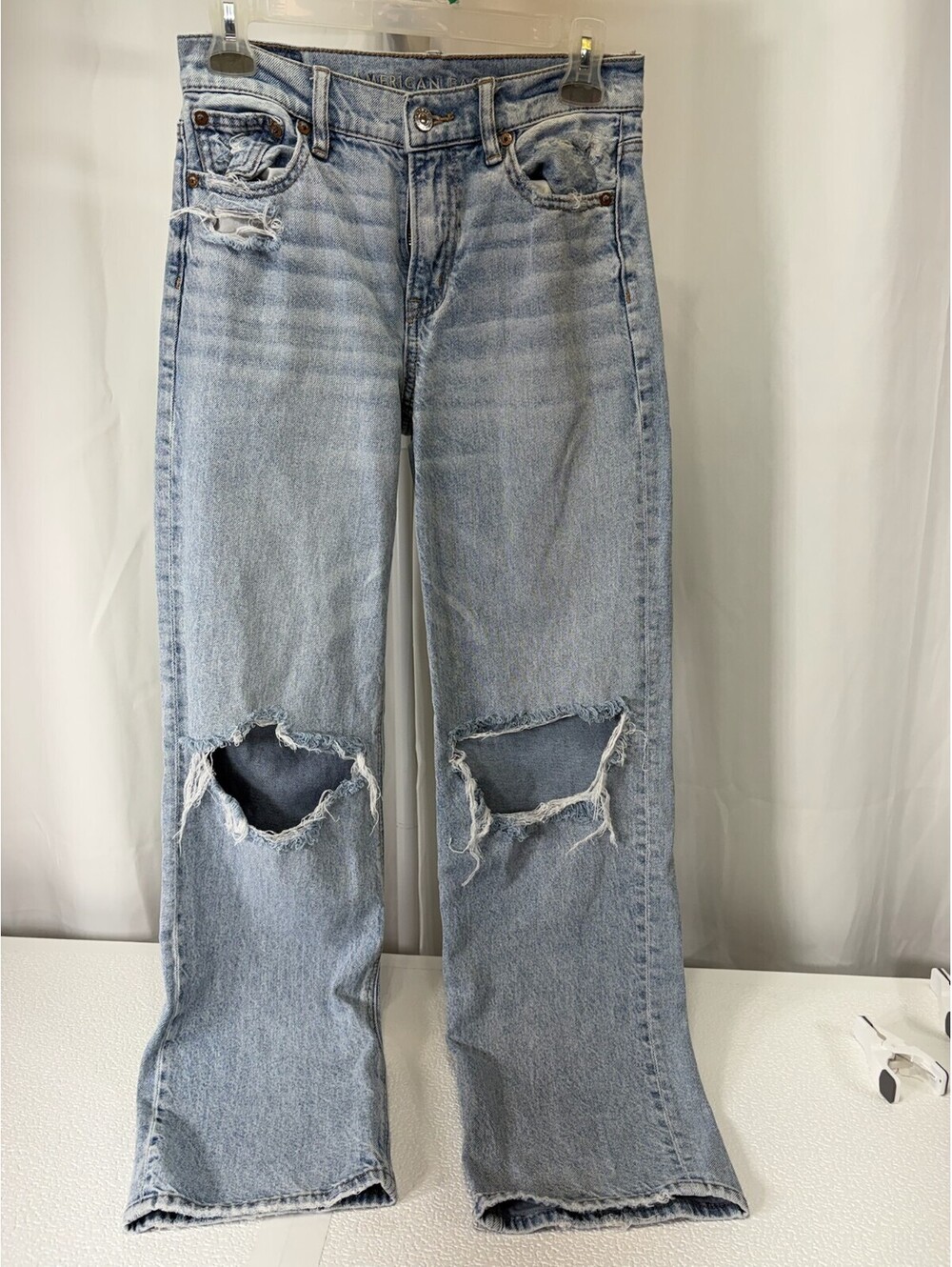 American Eagle Light Blue Distressed High-Rise Straight Leg Jeans Size 0 253D